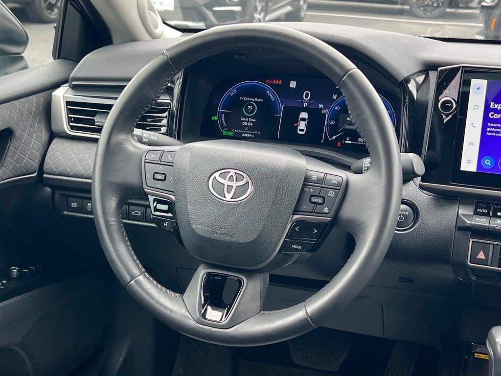 Used 2025 Toyota Camry XLE w/ Premium Package AWD/4WD image 12