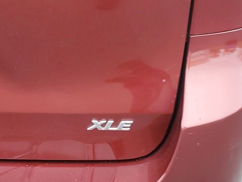 Used 2017 Toyota Sienna XLE Premium image 7
