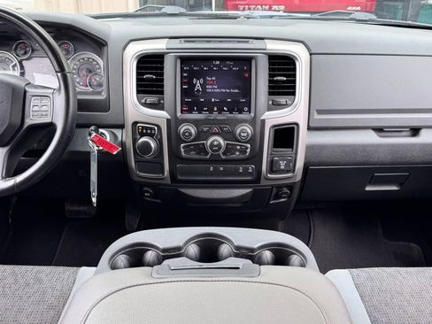 Used 2019 RAM 1500 Big Horn RWD image 3