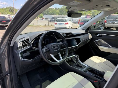 Used 2020 Audi Q3 2.0T Premium Plus w/ Premium Plus Package AWD/4WD image 10
