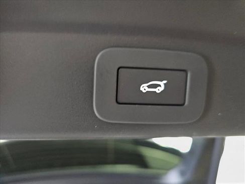 New 2026 Jaguar F-PACE R-Dynamic S image 10