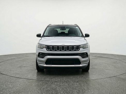 Used 2025 Jeep Compass Limited image 2