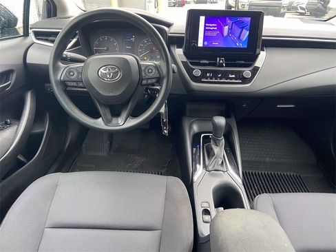 Used 2023 Toyota Corolla LE image 9