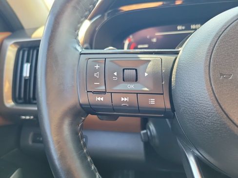 Used 2023 Nissan Pathfinder Platinum FWD image 24