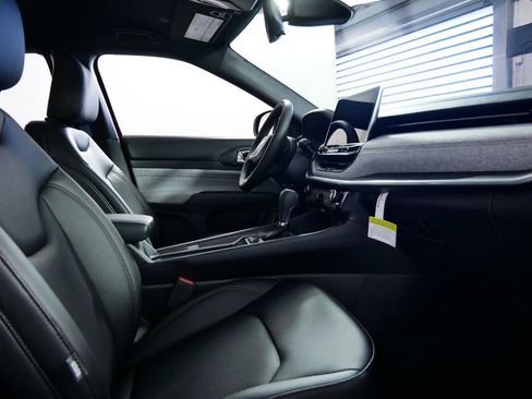 Used 2024 Jeep Compass Latitude image 24