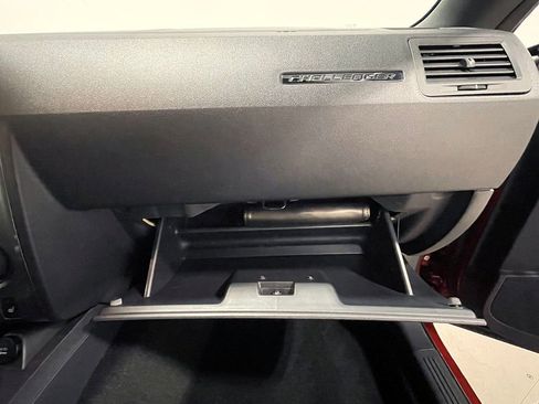 Used 2014 Dodge Challenger SXT image 58