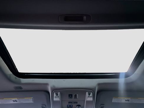 Used 2016 Chevrolet Tahoe LT image 17