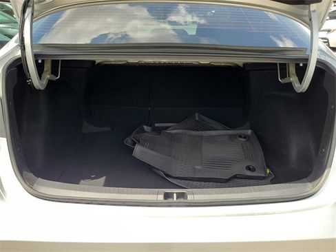 Used 2025 Toyota Corolla LE image 6