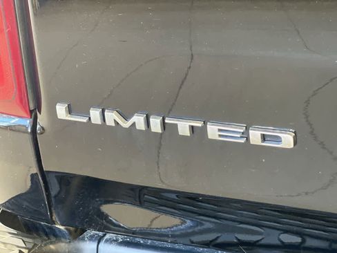 Used 2020 RAM 1500 Limited w/ Body-Colour Bumper Group image 11