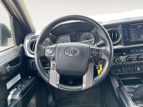 Used 2017 Toyota Tacoma TRD Pro AWD/4WD image 12