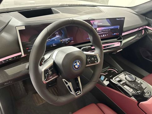 New 2026 BMW i5 eDrive40 w/ M Sport Package image 14