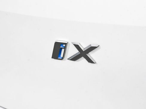 Used 2024 BMW iX xDrive50 w/ Sport Package AWD/4WD image 90