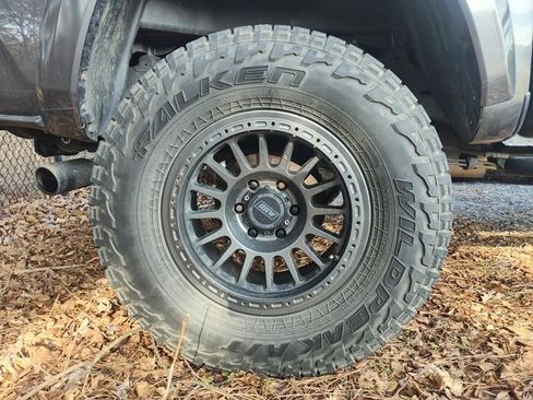 Used 2022 Toyota Tacoma SR5 image 7