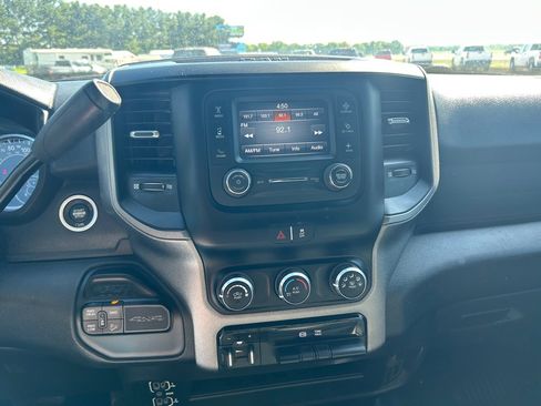 Used 2022 RAM 2500 Tradesman w/ Chrome Appearance Group AWD/4WD image 18