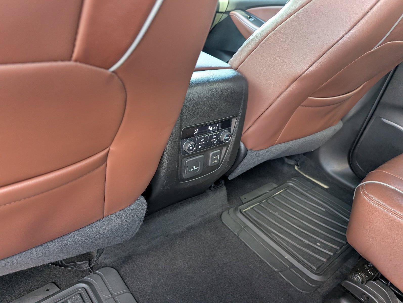 Used 2018 Buick Enclave Avenir w/ Avenir Technology Package FWD image 32
