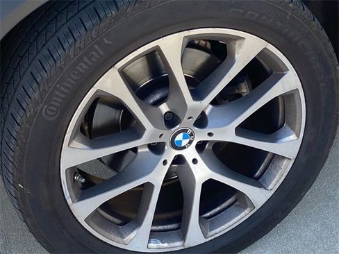 Used 2022 BMW X5 sDrive40i w/ Premium Package image 9