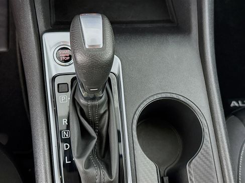 Used 2022 Nissan Altima 2.5 S FWD image 19