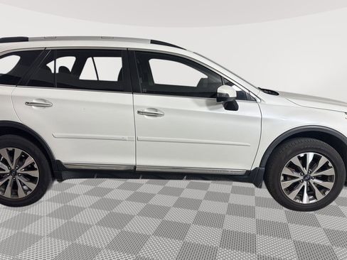 Used 2017 Subaru Outback 2.5i Touring w/ Popular Package #5A image 8