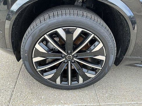 New 2026 Volvo XC90 T8 Ultra w/ Protection Package Premier AWD/4WD image 12