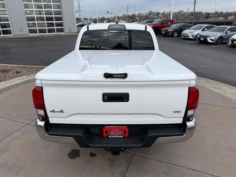 Certified 2019 Toyota Tacoma SR5 image 8