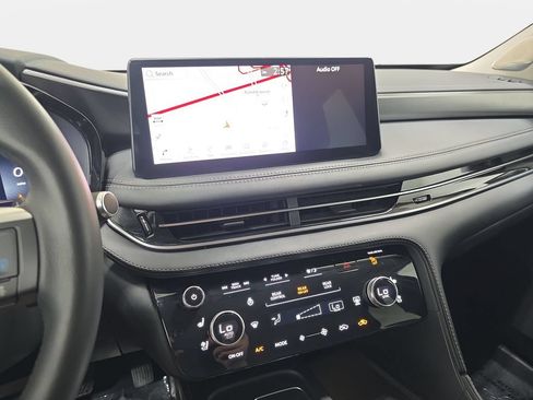 Certified 2023 INFINITI QX60 Luxe w/ Vision Package AWD/4WD image 17