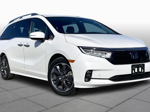 Used 2022 Honda Odyssey Elite image 2