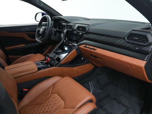 Used 2024 Lamborghini Urus S AWD/4WD image 14
