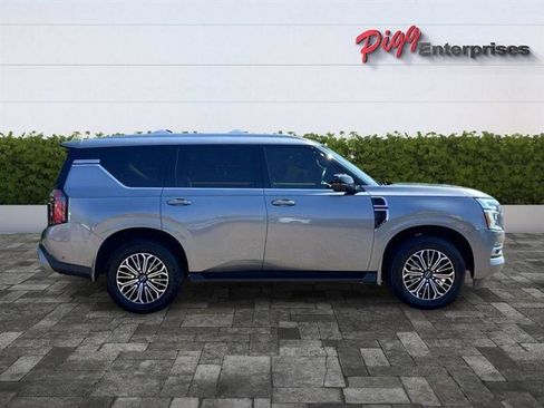 Used 2025 Nissan Armada SL w/ Captain's Chari Seat Package RWD image 7
