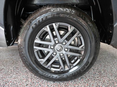 Used 2023 Toyota Tundra SR5 w/ SR5 Convenience Package AWD/4WD image 28
