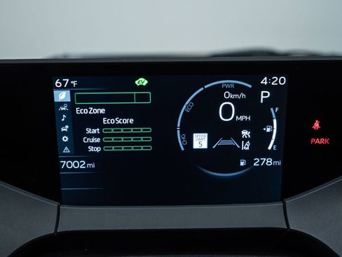 Used 2023 Toyota Prius XLE AWD/4WD image 18