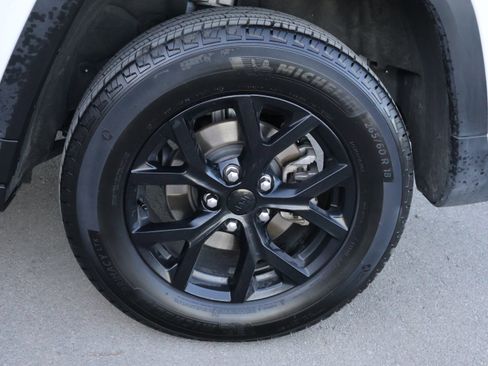 Used 2025 Jeep Grand Cherokee Altitude image 43