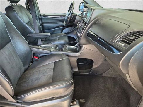 Used 2019 Dodge Grand Caravan SXT w/ Driver Convenience Group FWD image 21