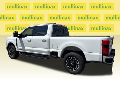Used 2024 Ford F250 Lariat AWD/4WD image 3