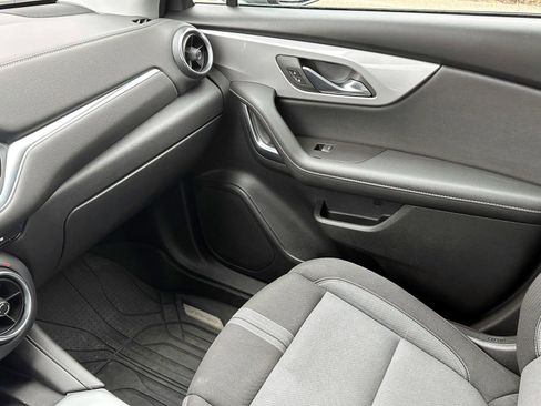 Certified 2025 Chevrolet Blazer LT w/ Convenience Package image 26