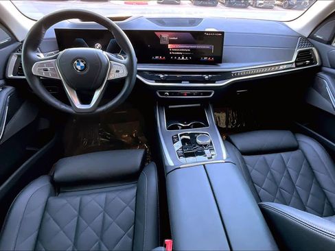 Used 2025 BMW X7 xDrive40i image 14