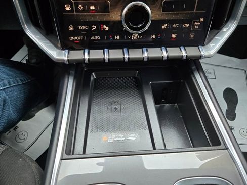 Used 2025 GMC Acadia Elevation image 27