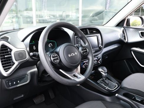Used 2024 Kia Soul LX w/ Option Group 015 FWD image 23