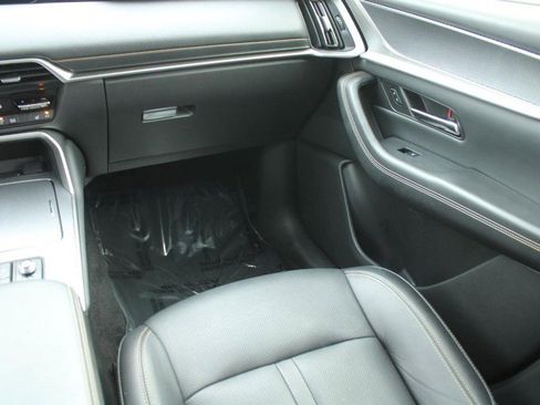 Used 2024 MAZDA CX-90 3.3 Turbo w/ Preferred Plus image 17