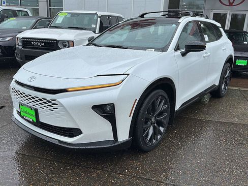 New 2026 Toyota Crown Signia Limited image 3