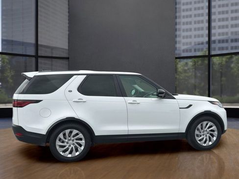 Used 2025 Land Rover Discovery S AWD/4WD image 17