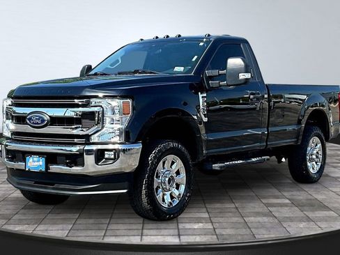 Used 2022 Ford F350 XLT w/ XLT Value Package AWD/4WD image 3