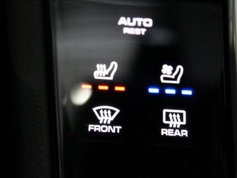 Used 2023 Porsche Cayenne S image 34