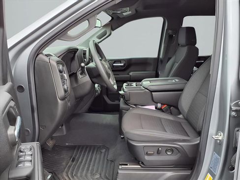 Used 2024 Chevrolet Silverado 2500 Custom w/ Custom Value Package image 17