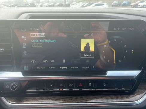 Used 2022 Chevrolet Silverado 1500 LT image 9