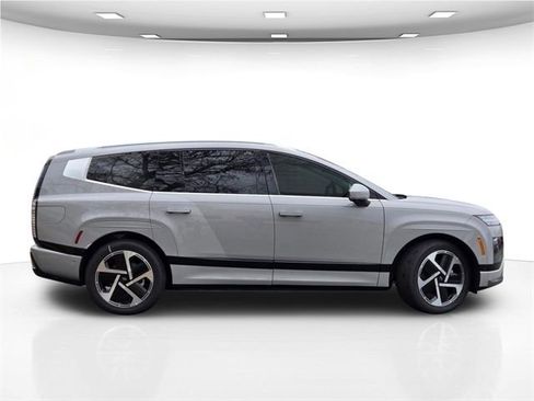 New 2026 Hyundai Ioniq 9 Calligraphy AWD/4WD image 11