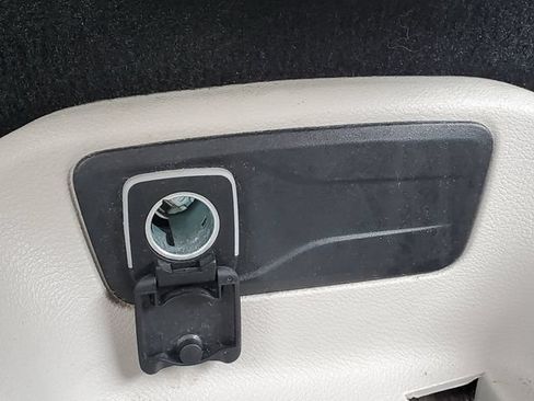 Used 2023 Chrysler Pacifica Touring-L FWD image 24