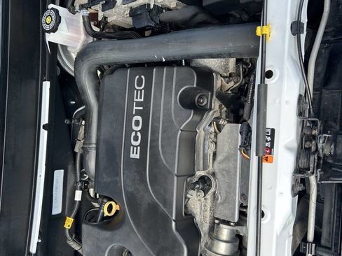 Used 2021 Chevrolet Equinox LT w/ LPO, Floor Liner Package image 14