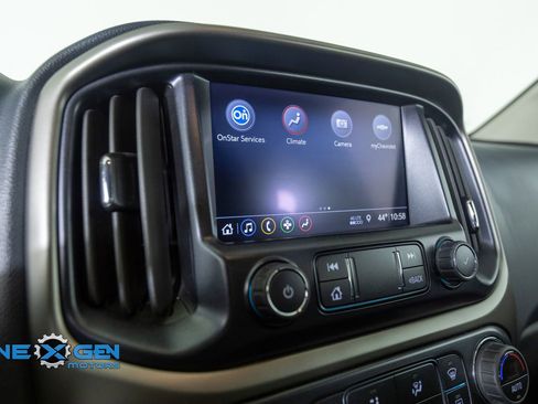 Used 2022 Chevrolet Colorado Z71 w/ Z71 Midnight Edition AWD/4WD image 19