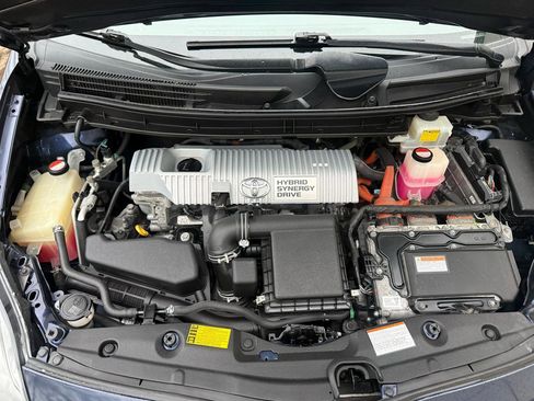 Used 2015 Toyota Prius Three image 35