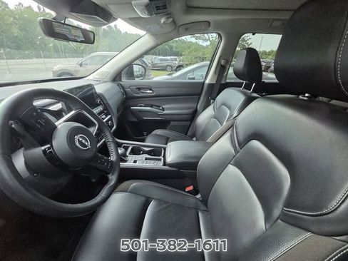 Used 2024 Nissan Pathfinder SL w/ SL Premium Package FWD image 9